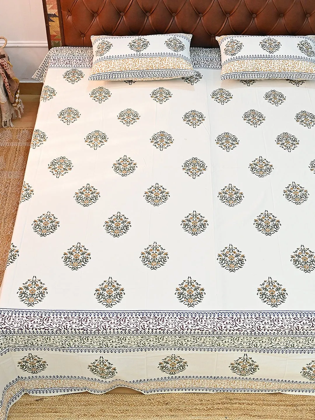 ARANYA BUTA COTTON PRINTED DOUBLE BEDSHEET WITH PILLOW