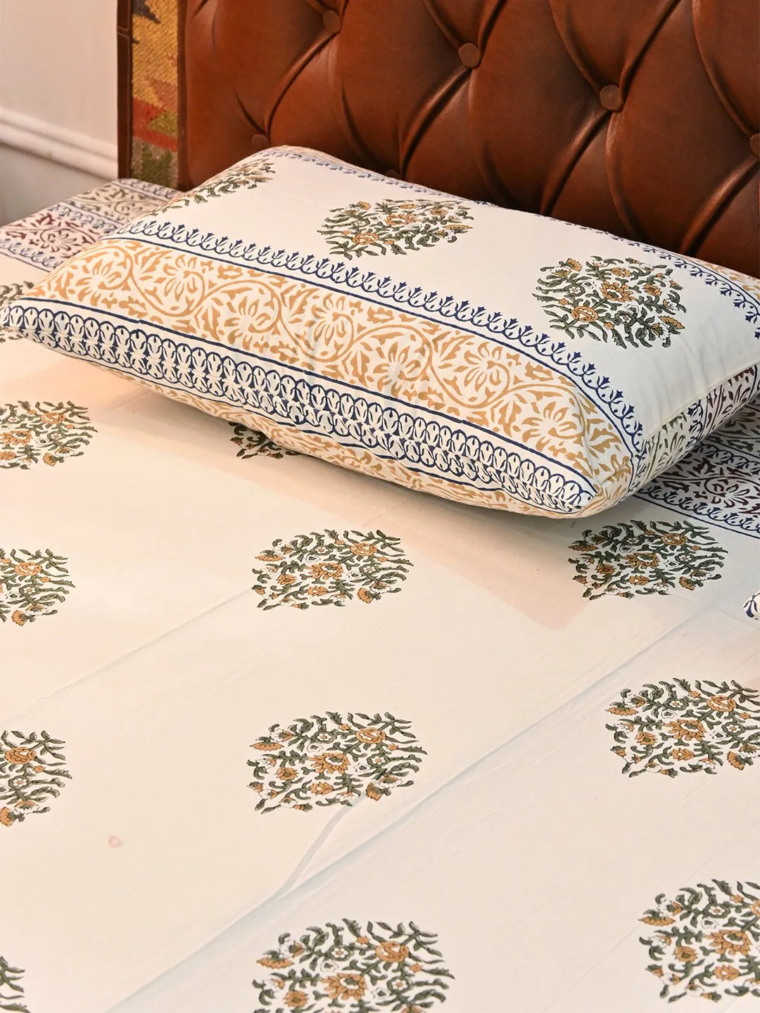 ARANYA BUTA COTTON PRINTED DOUBLE BEDSHEET WITH PILLOW