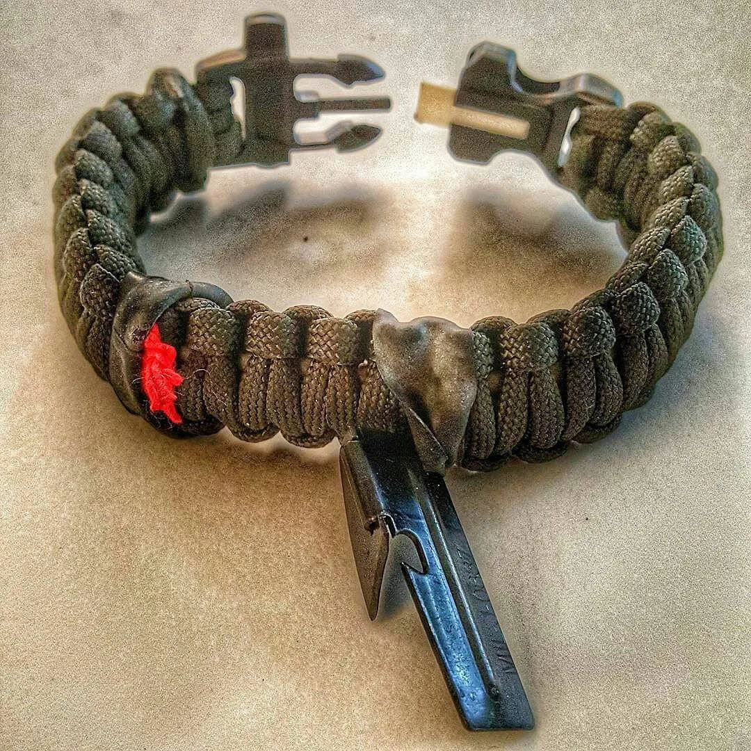 Camper Strap - Outdoor, Hike, & Kayak ready Survival Fire Starter Paracord Bracelet.