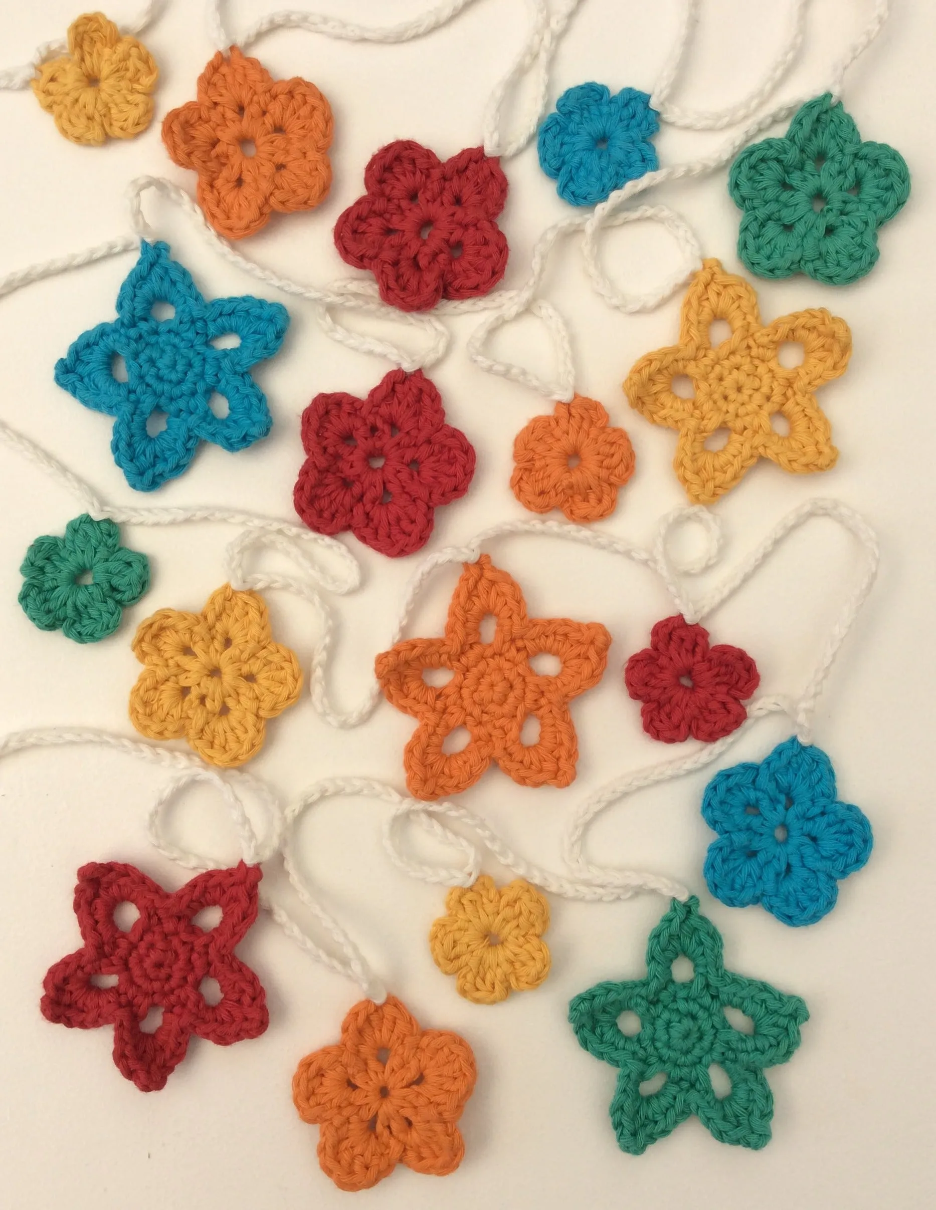 COTTON POD Flower Garland - Crochet Pattern