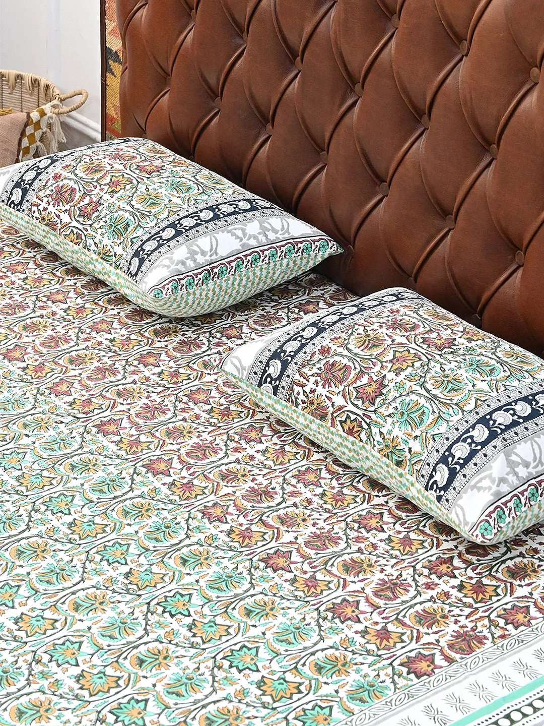 HAVANA GREEN & RED COTTON PRINTED DOUBLE BEDSHEET WITH PILLOW