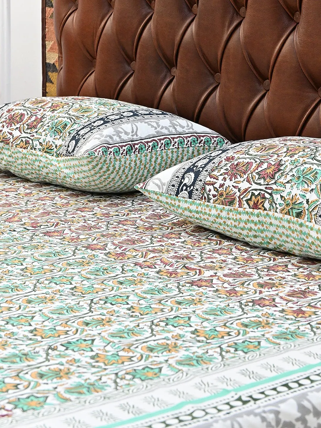 HAVANA GREEN & RED COTTON PRINTED DOUBLE BEDSHEET WITH PILLOW